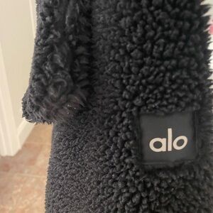 ALO Yoga Foxy black Sherpa jacket XS